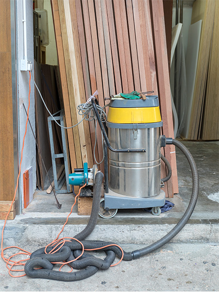 Shop vacuum