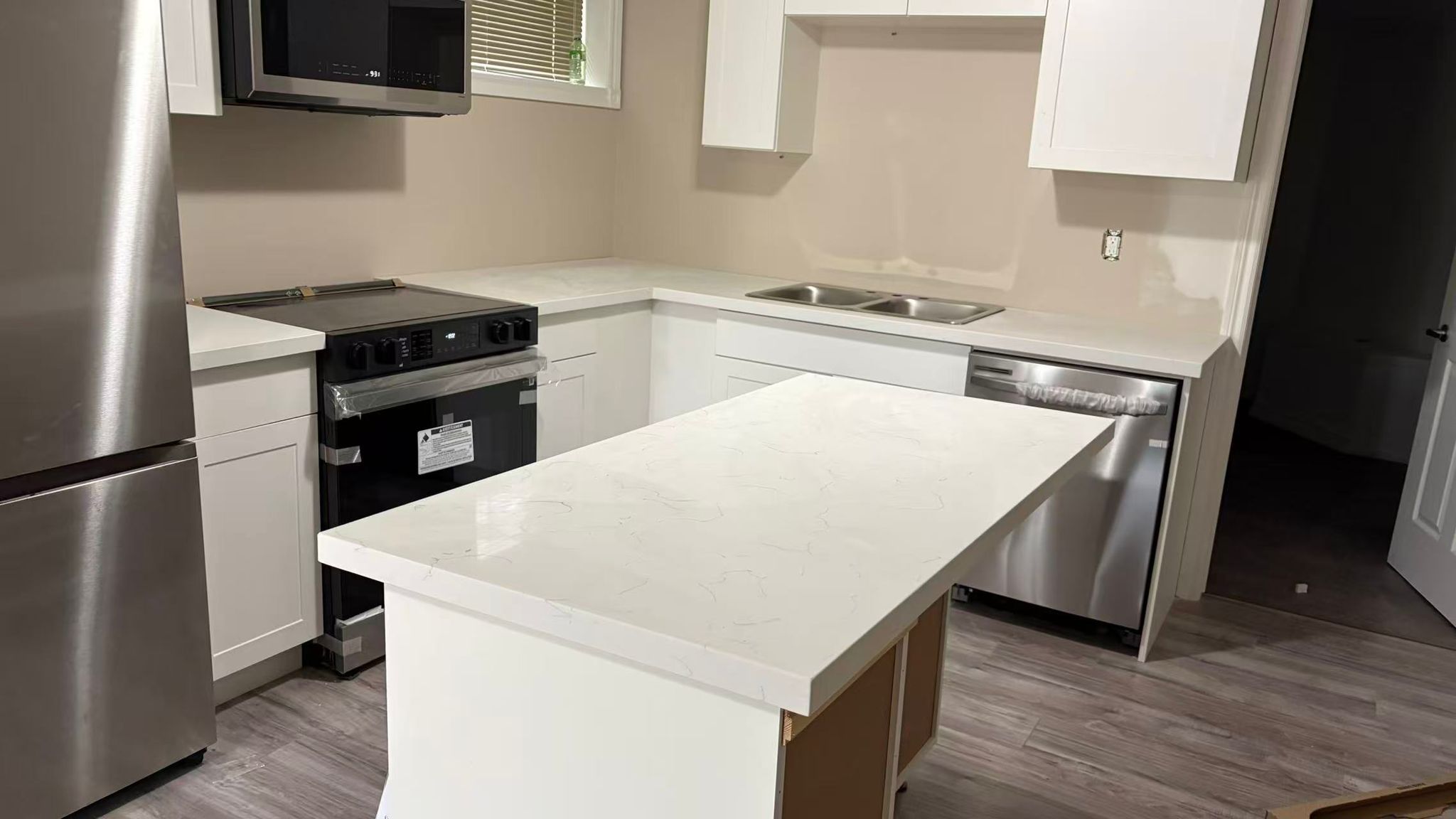 Kitchens & Countertops Cosmaroma Project 24